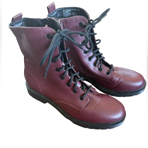 Women’s Time and Tru burgundy faux leather zip & lace up lug boots NWOT Size 9 - Picture 1 of 8